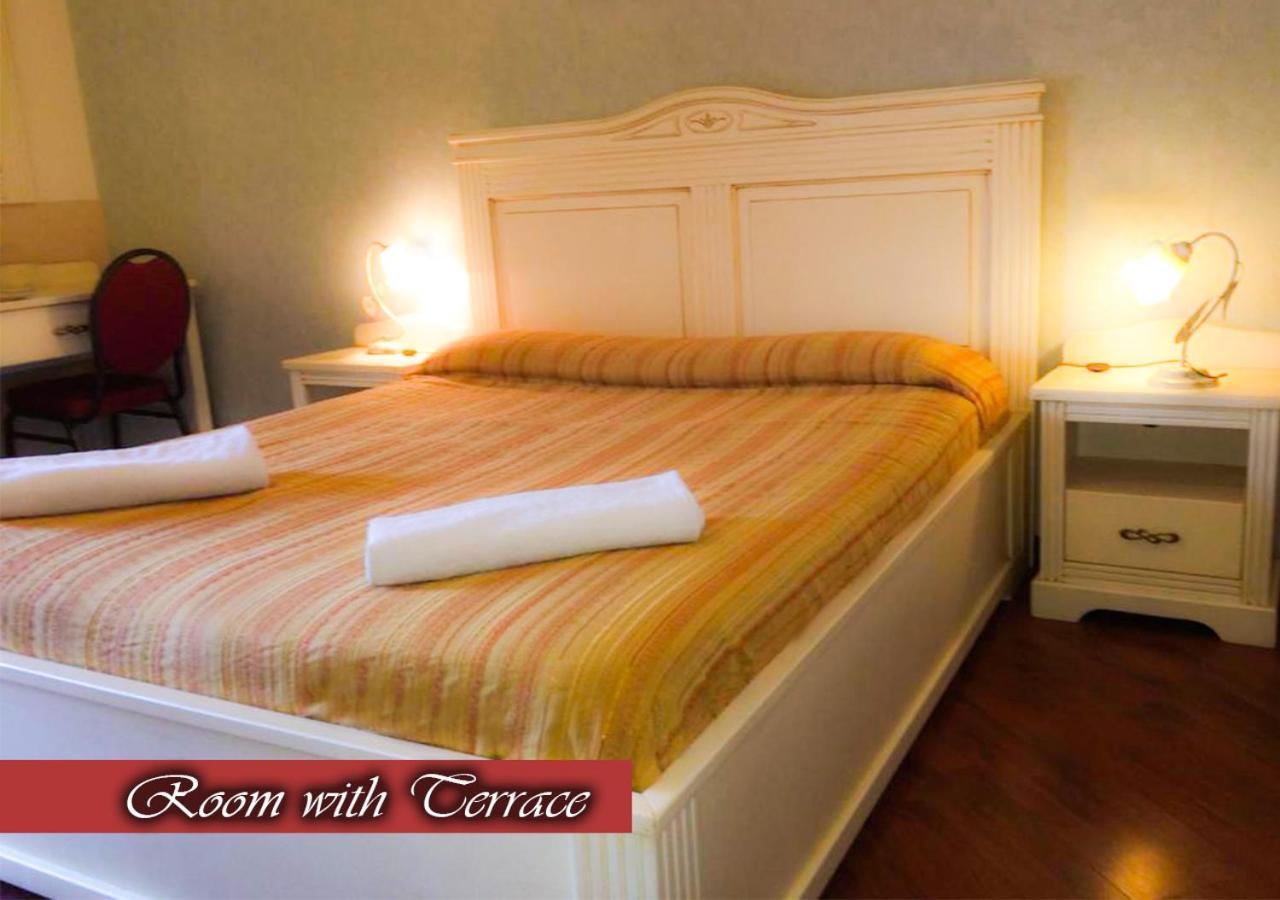 ナポリ ベッド＆ブレックファースト メデア Bed & Breakfast エクステリア 写真