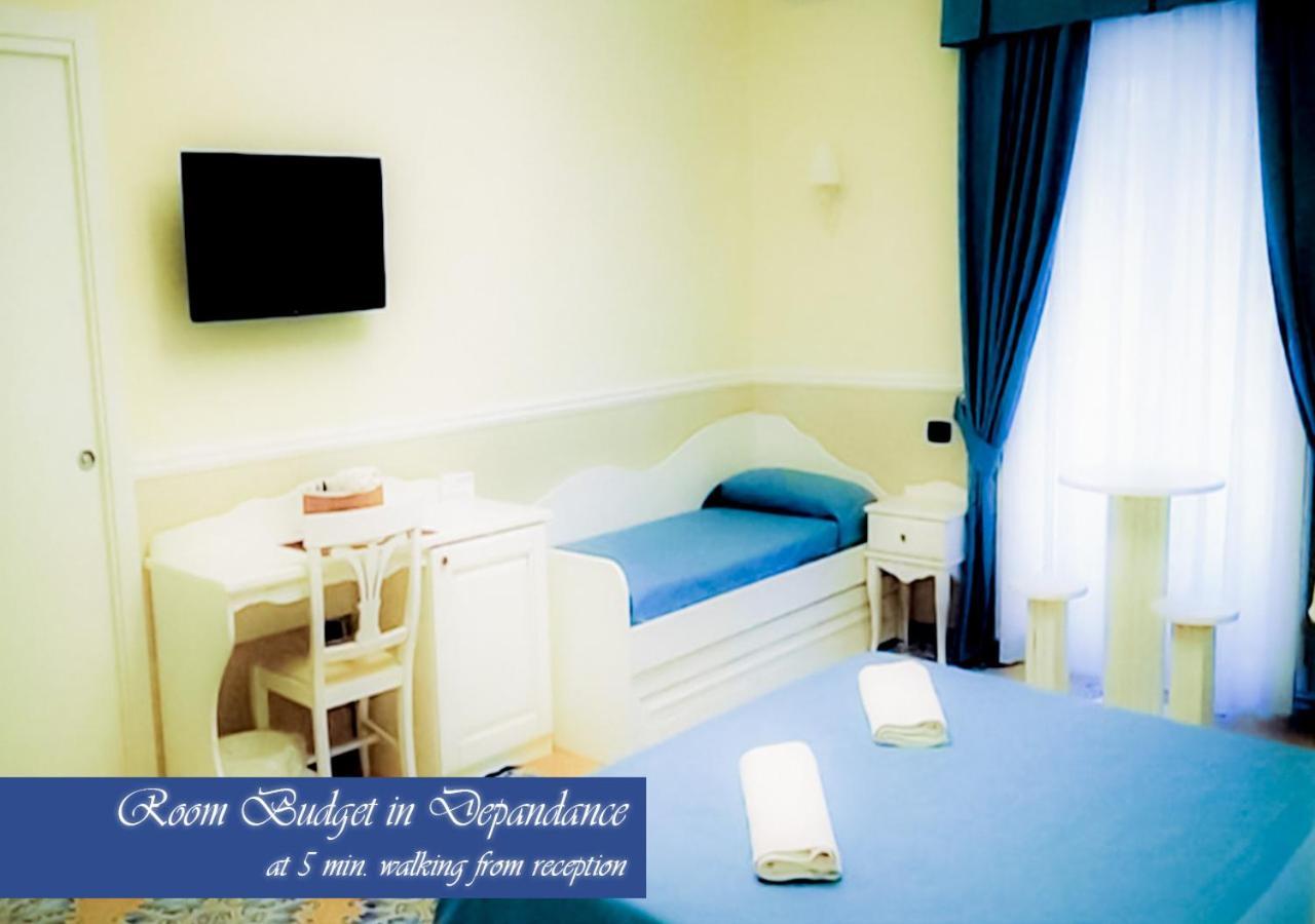 ナポリ ベッド＆ブレックファースト メデア Bed & Breakfast エクステリア 写真