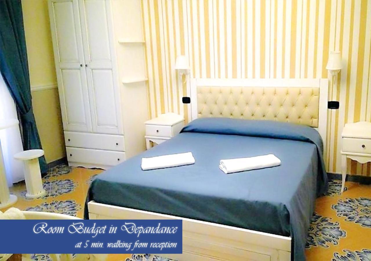 ナポリ ベッド＆ブレックファースト メデア Bed & Breakfast エクステリア 写真